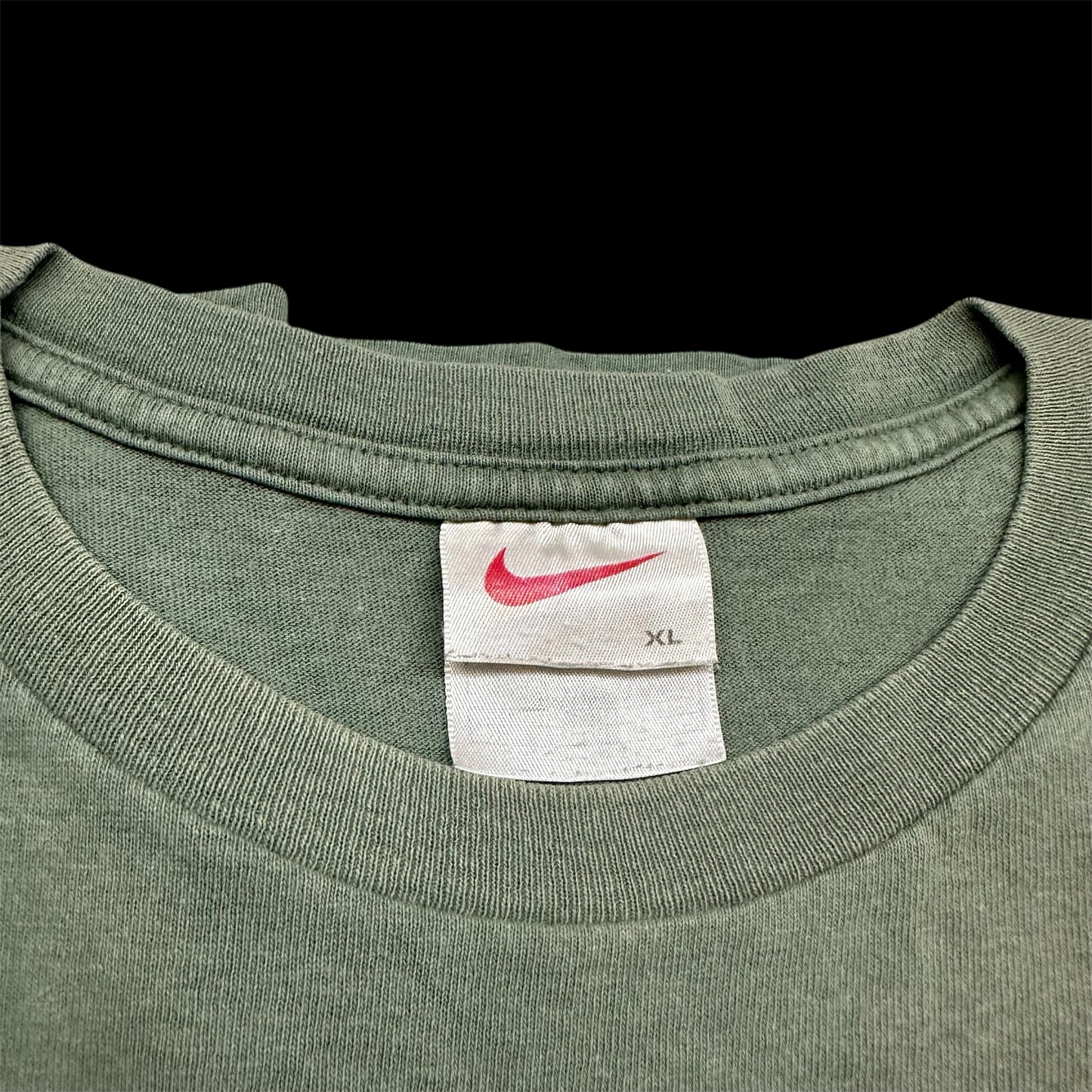 Vintage NIKE embroidery logo tee green