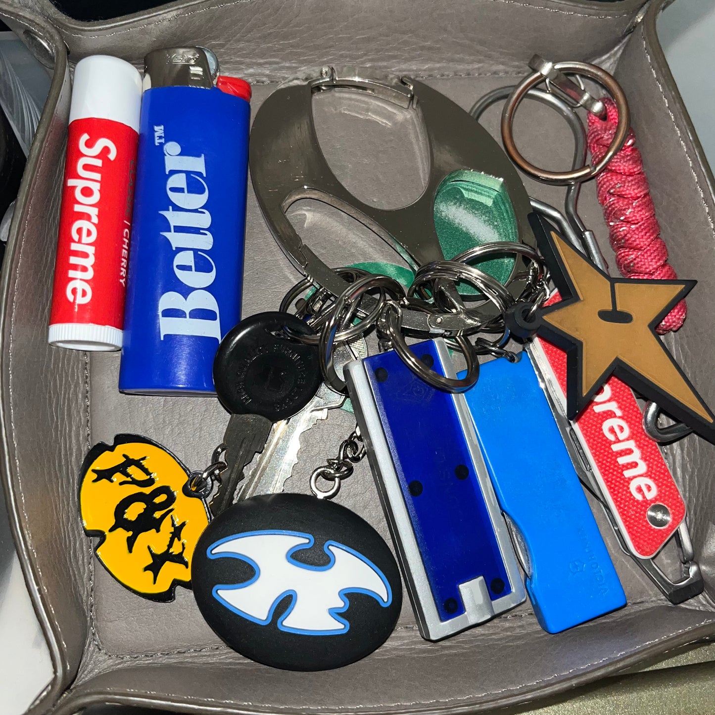 HYLE LOGO KEYCHAIN