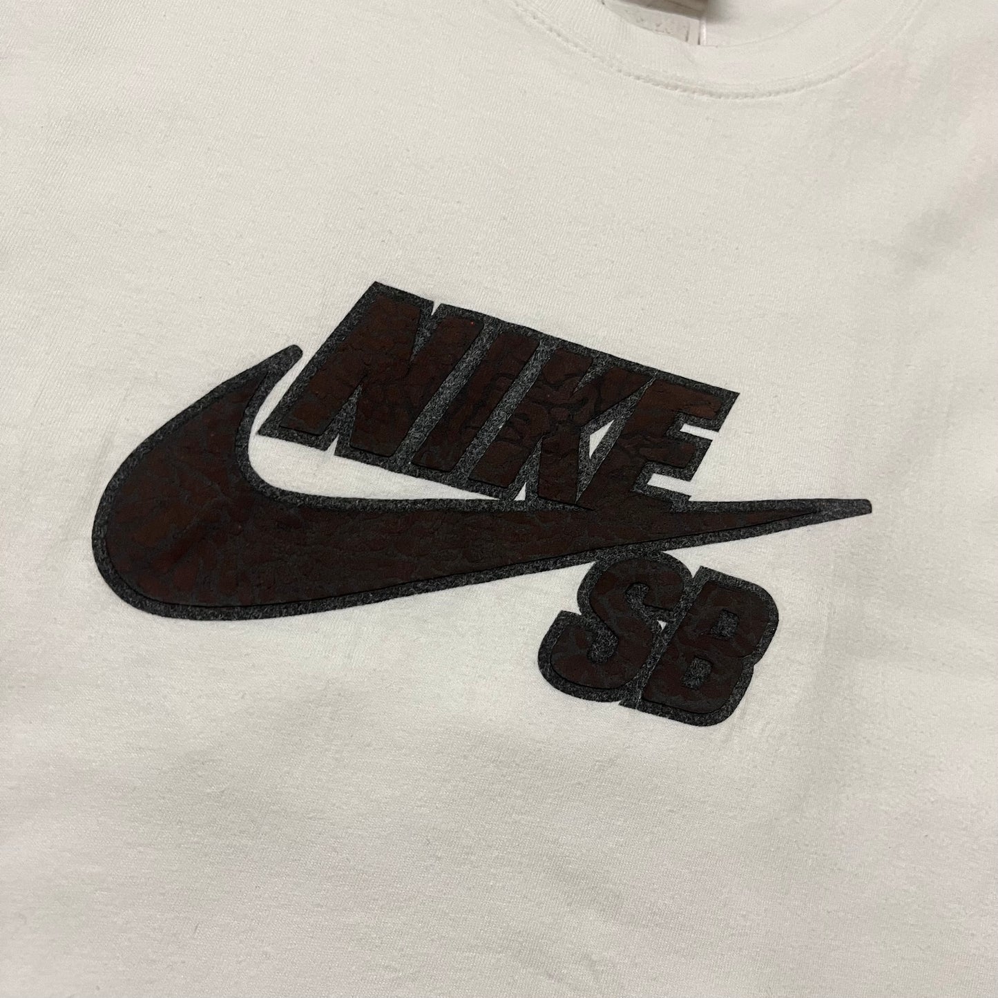 Vintage NIKE SB elephant print logo tee