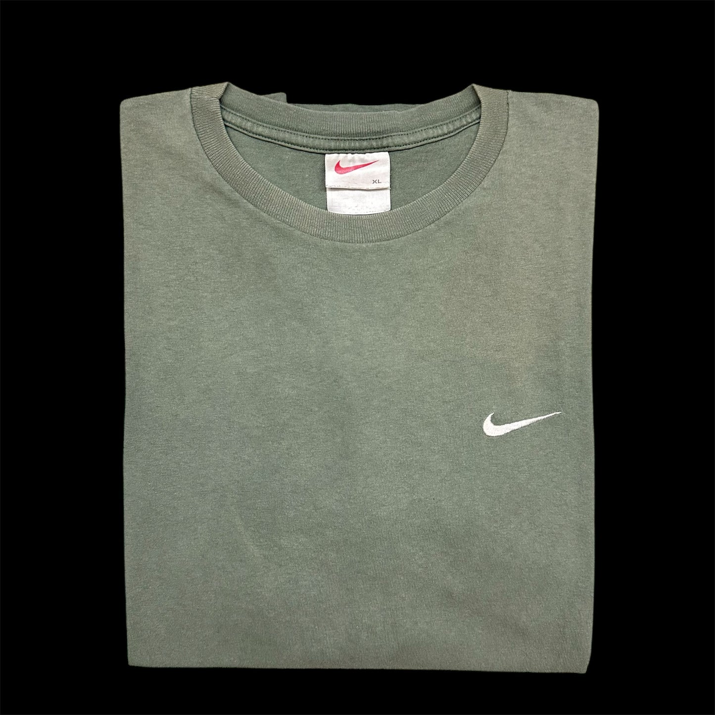 Vintage NIKE embroidery logo tee green