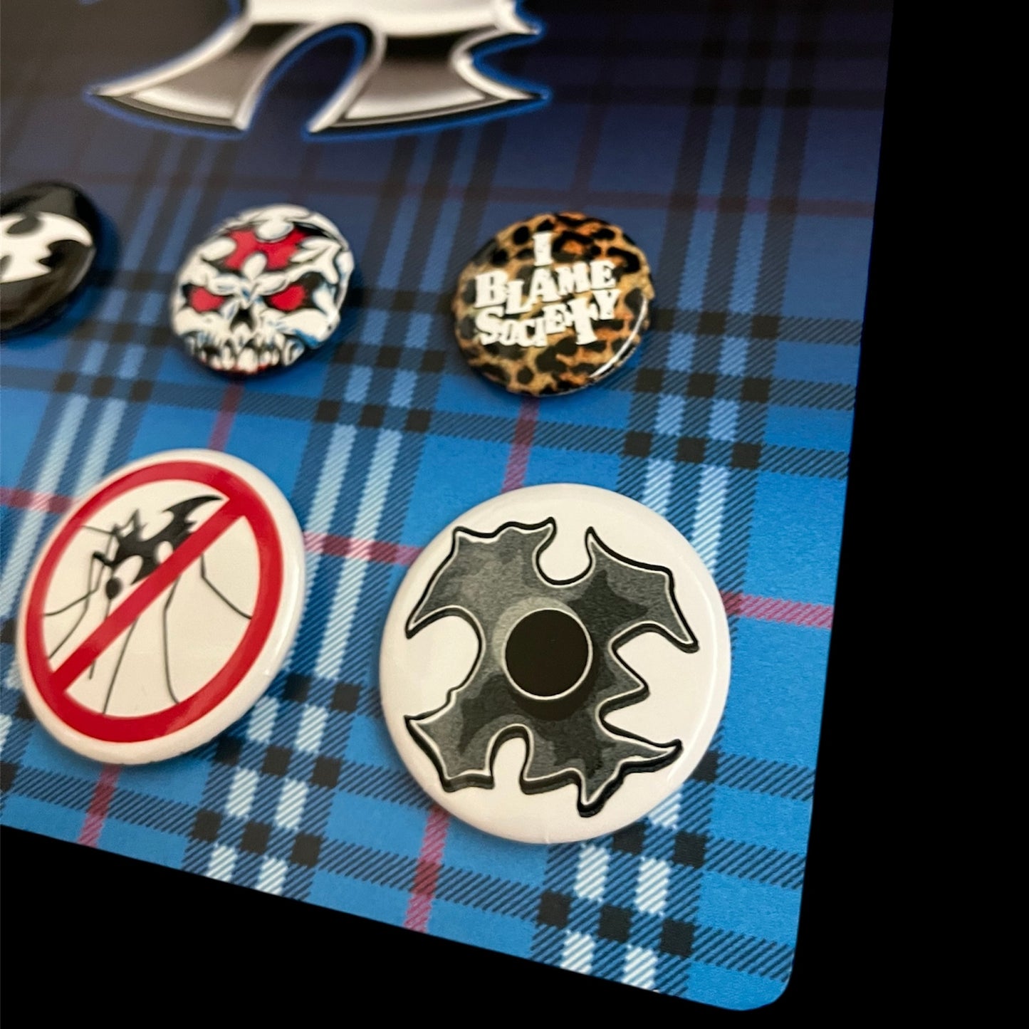 HYLE BUTTON PINS