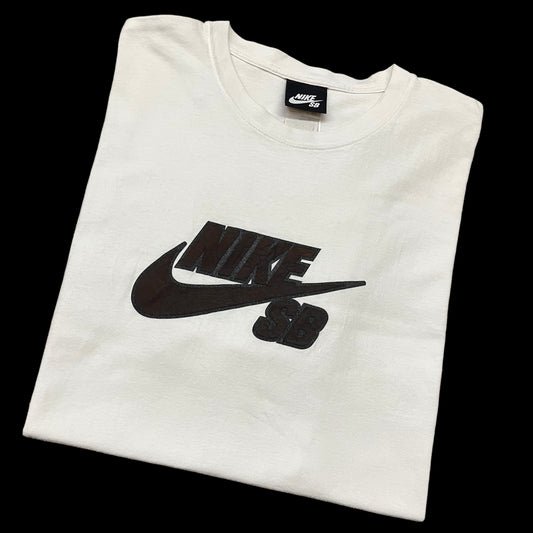 Vintage NIKE SB elephant print logo tee