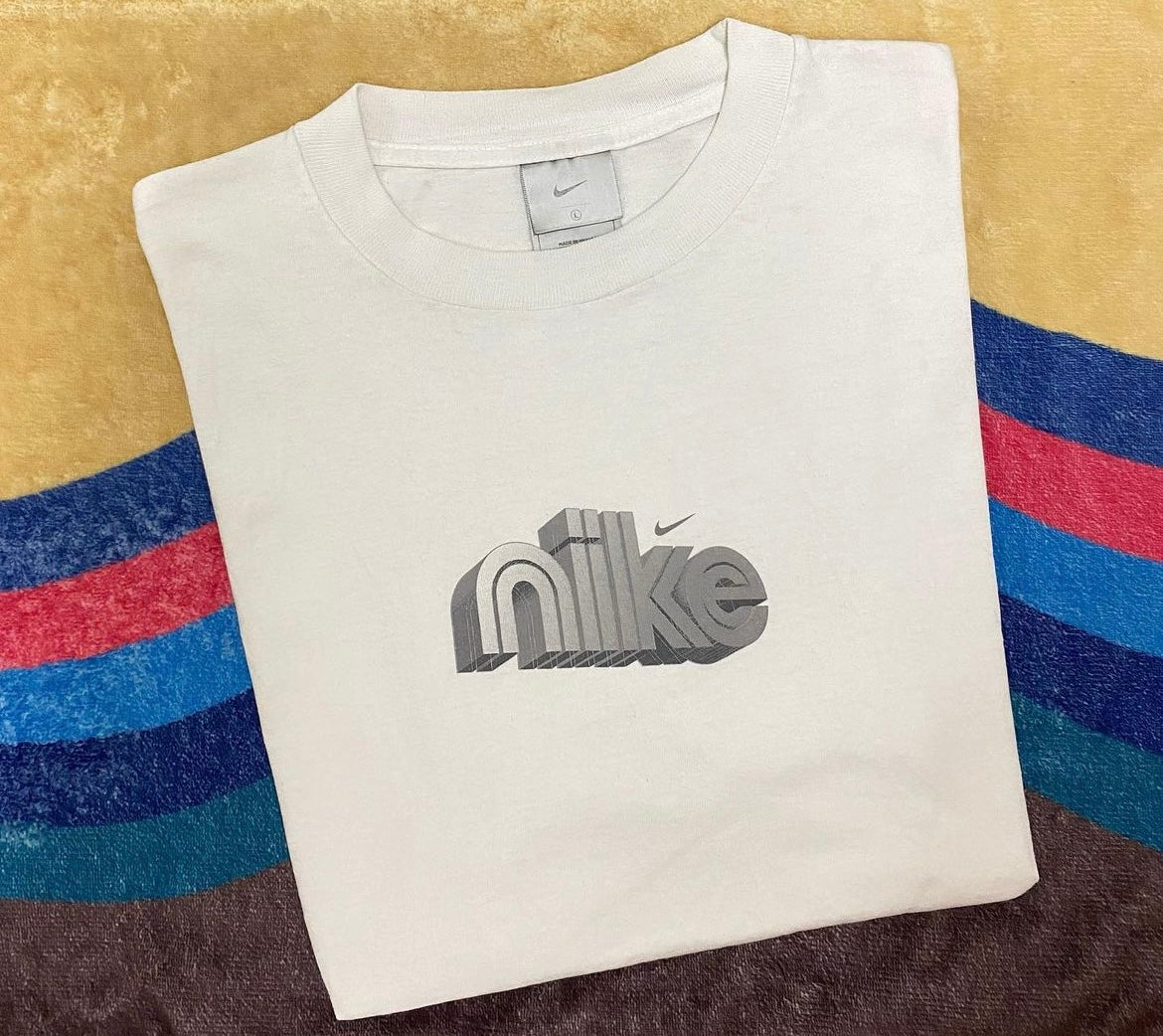 Vintage Nike 3D logo tee