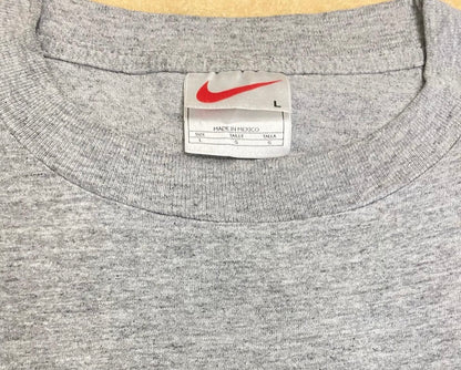 Vintage NIKE embroidered center logo tee