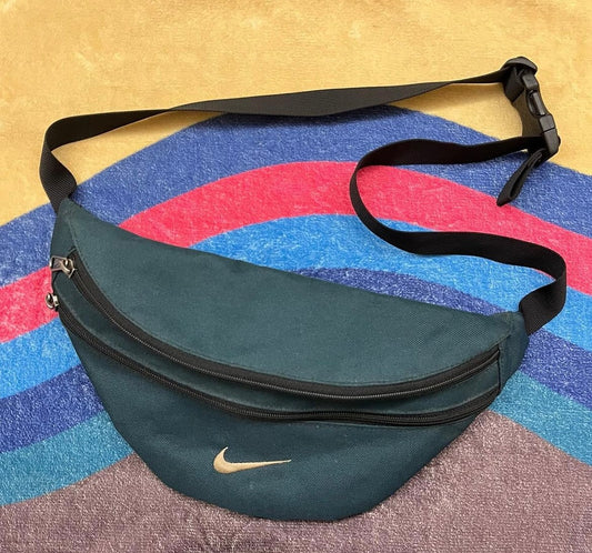 Vintage NIKE embroidery swoosh logo fanny pack